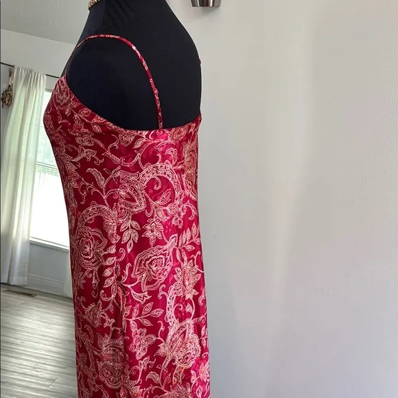 August Silk Red and Gold Paisley Top - Picture 7 of 10
